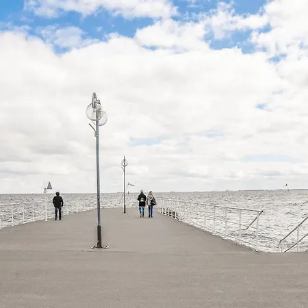 2 Bedroom Lovely In グディニャ