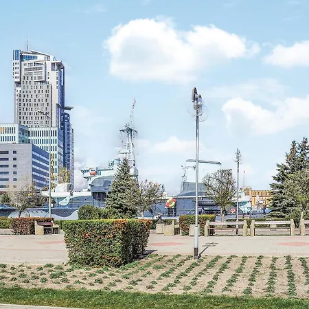 2 Bedroom Lovely In 別荘 *