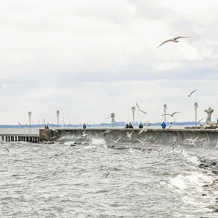 別荘 2 Bedroom Lovely In グディニャ