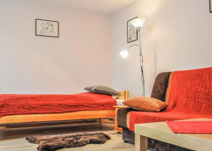 2 Bedroom Lovely In * Гдиня