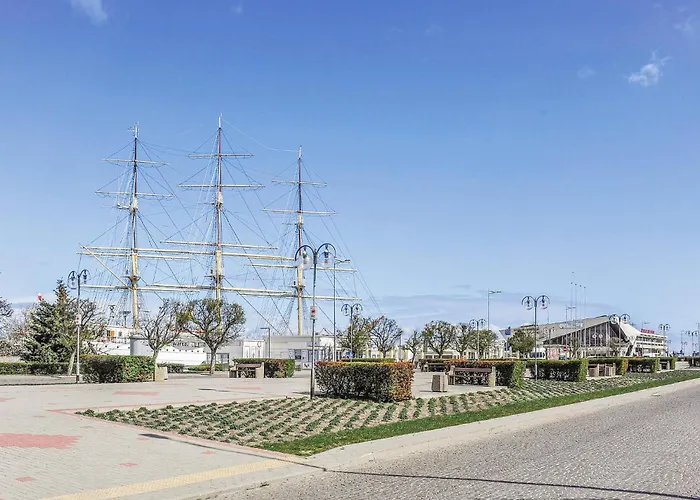 2 Bedroom Lovely In Гдиня